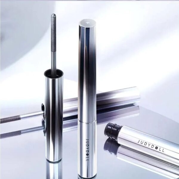 Volumizing Mascara – Long-Lasting, Smudge-Proof & Curl Enhancing
