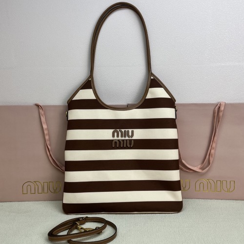 Trendy Bucket Bag – Soft Design with Adjustable Strap
